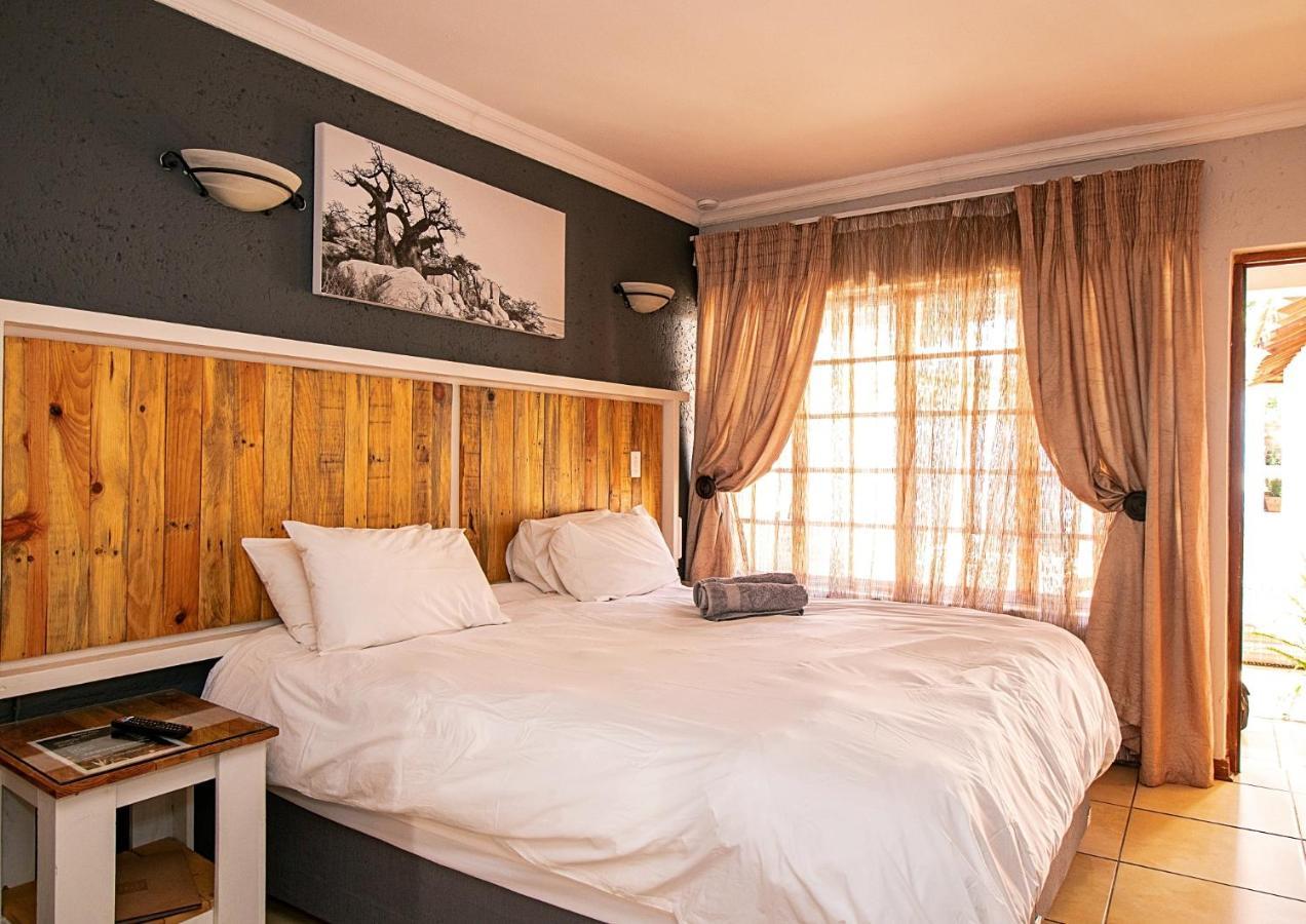 The Doors Inn Мокопане Екстериор снимка
