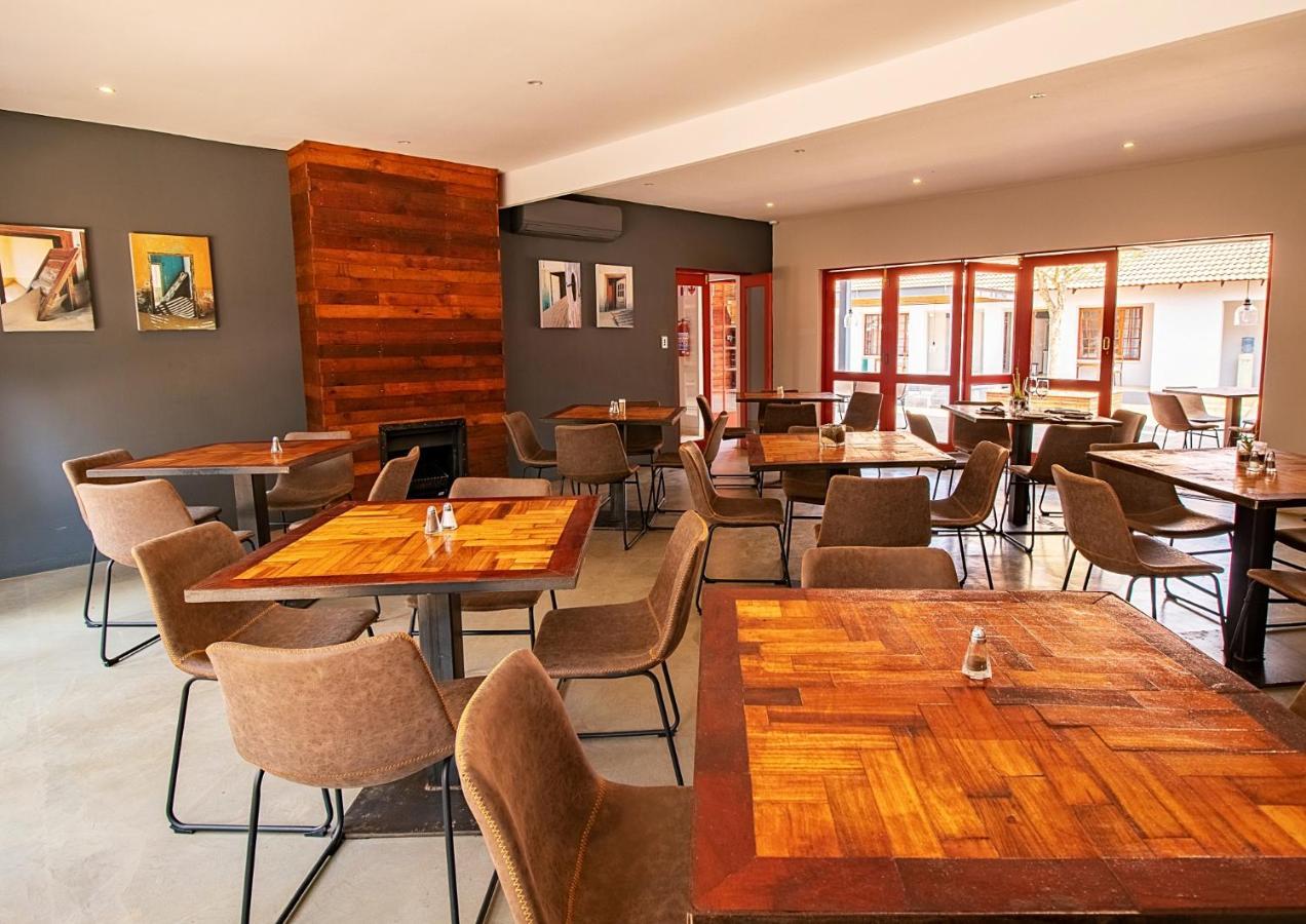 The Doors Inn Мокопане Екстериор снимка