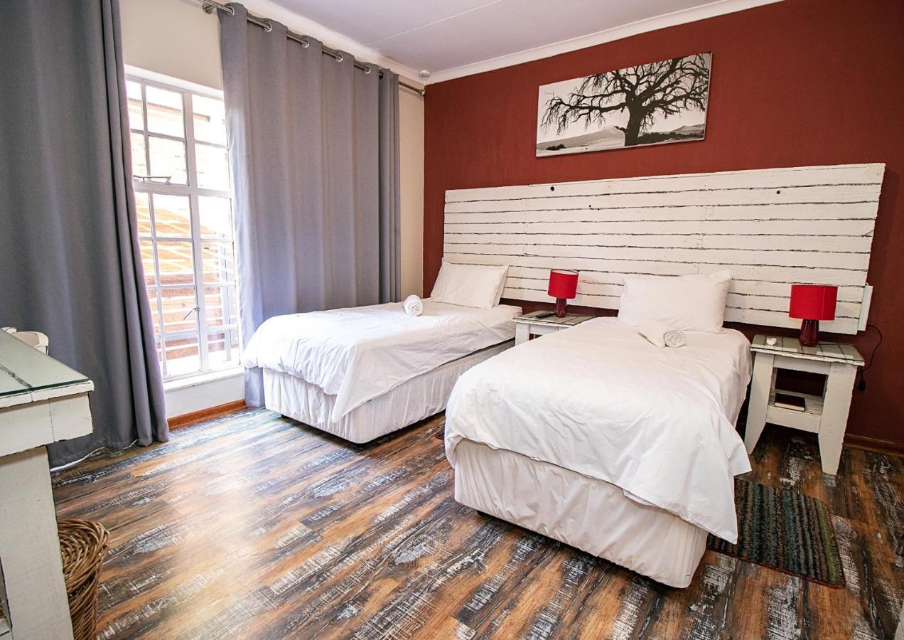The Doors Inn Мокопане Екстериор снимка